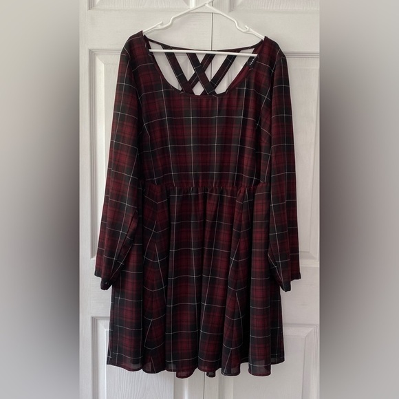 Torrid Red Plaid Crisscross Back Skater Dress Size 3 - Picture 4 of 9